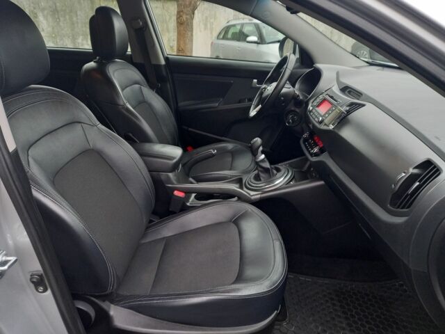 Серый Киа Sportage, объемом двигателя 1.7 л и пробегом 227 тыс. км за 11999 $, фото 15 на Automoto.ua