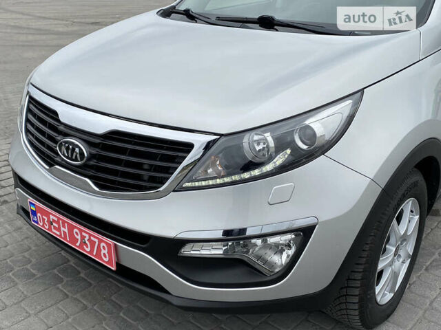 Сірий Кіа Sportage, об'ємом двигуна 2 л та пробігом 224 тис. км за 14700 $, фото 5 на Automoto.ua