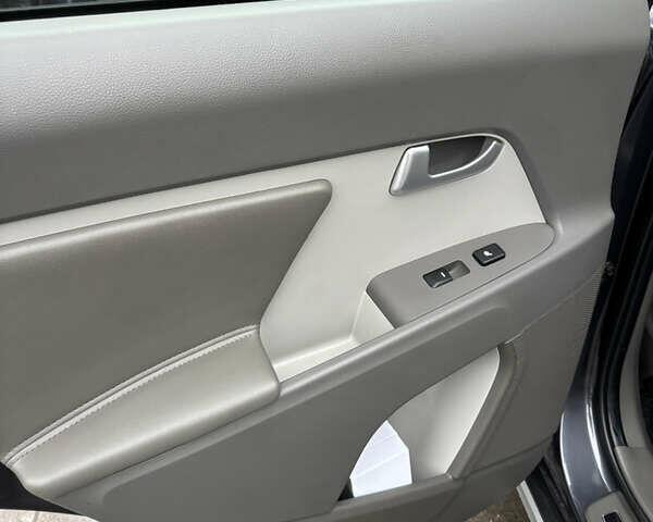 Сірий Кіа Sportage, об'ємом двигуна 2 л та пробігом 202 тис. км за 13500 $, фото 14 на Automoto.ua