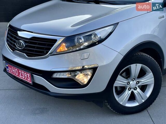 Серый Киа Sportage, объемом двигателя 2 л и пробегом 246 тыс. км за 12999 $, фото 9 на Automoto.ua