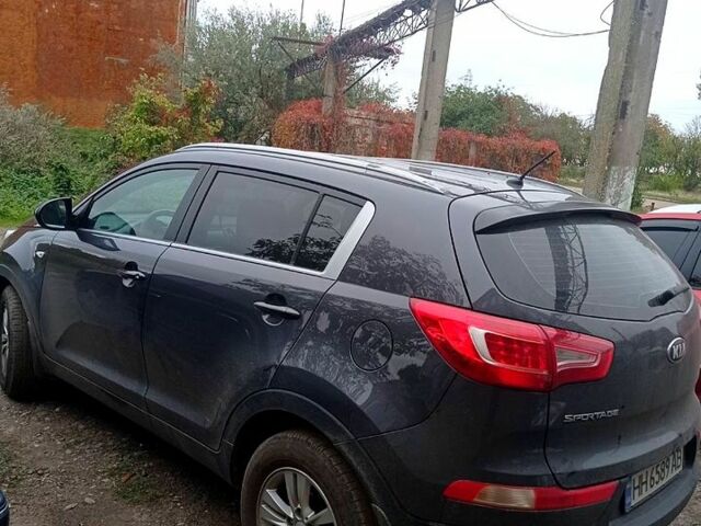 Серый Киа Sportage, объемом двигателя 1.7 л и пробегом 151 тыс. км за 11000 $, фото 4 на Automoto.ua