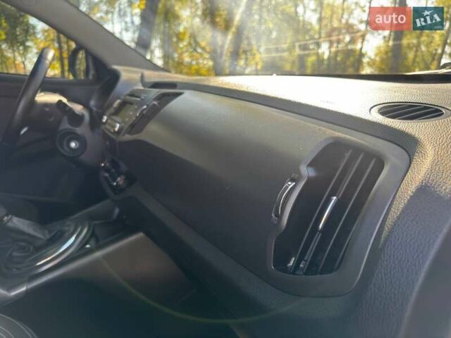 Сірий Кіа Sportage, об'ємом двигуна 2 л та пробігом 142 тис. км за 11450 $, фото 39 на Automoto.ua