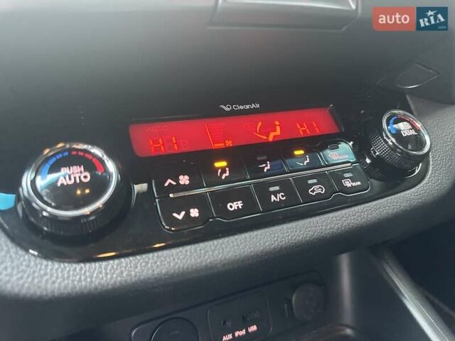 Сірий Кіа Sportage, об'ємом двигуна 2 л та пробігом 185 тис. км за 13399 $, фото 36 на Automoto.ua