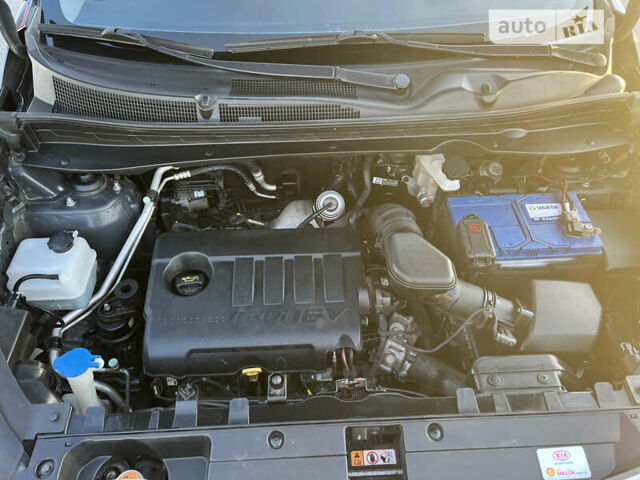 Сірий Кіа Sportage, об'ємом двигуна 1.7 л та пробігом 152 тис. км за 12999 $, фото 17 на Automoto.ua