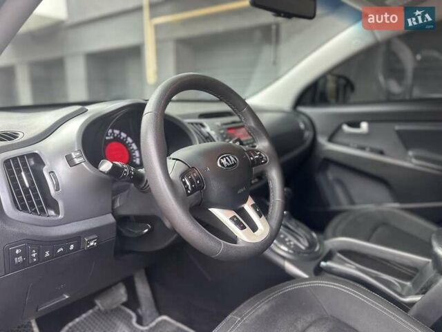 Сірий Кіа Sportage, об'ємом двигуна 2 л та пробігом 185 тис. км за 13399 $, фото 24 на Automoto.ua