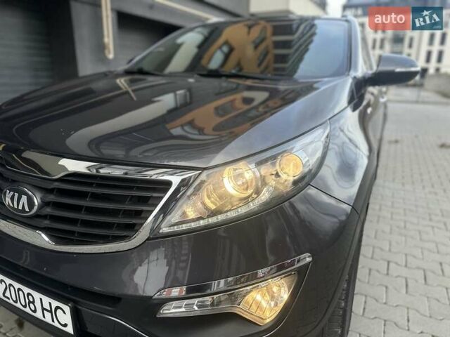 Сірий Кіа Sportage, об'ємом двигуна 2 л та пробігом 185 тис. км за 13399 $, фото 25 на Automoto.ua