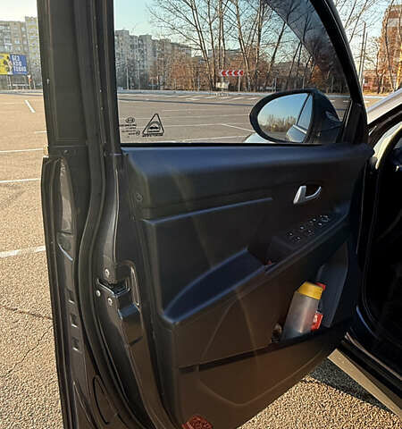 Серый Киа Sportage, объемом двигателя 1.69 л и пробегом 115 тыс. км за 12500 $, фото 8 на Automoto.ua