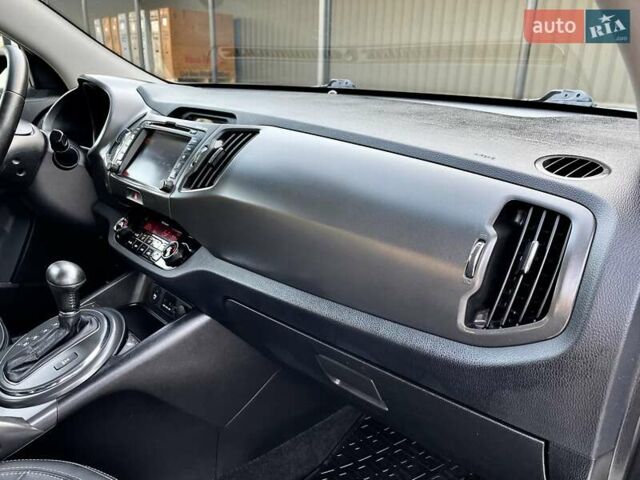 Серый Киа Sportage, объемом двигателя 2 л и пробегом 246 тыс. км за 12999 $, фото 66 на Automoto.ua