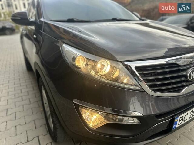 Сірий Кіа Sportage, об'ємом двигуна 2 л та пробігом 185 тис. км за 13399 $, фото 23 на Automoto.ua