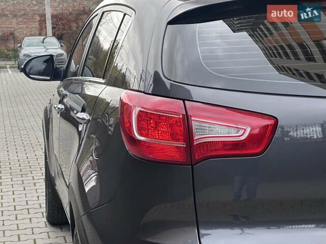 Сірий Кіа Sportage, об'ємом двигуна 2 л та пробігом 185 тис. км за 13399 $, фото 89 на Automoto.ua
