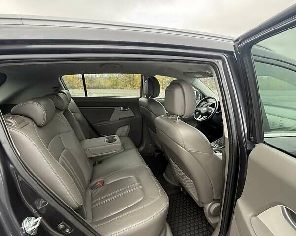 Серый Киа Sportage, объемом двигателя 2 л и пробегом 192 тыс. км за 14000 $, фото 13 на Automoto.ua