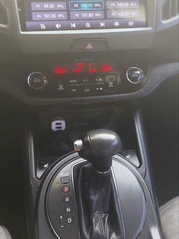 Серый Киа Sportage, объемом двигателя 2 л и пробегом 155 тыс. км за 14000 $, фото 8 на Automoto.ua