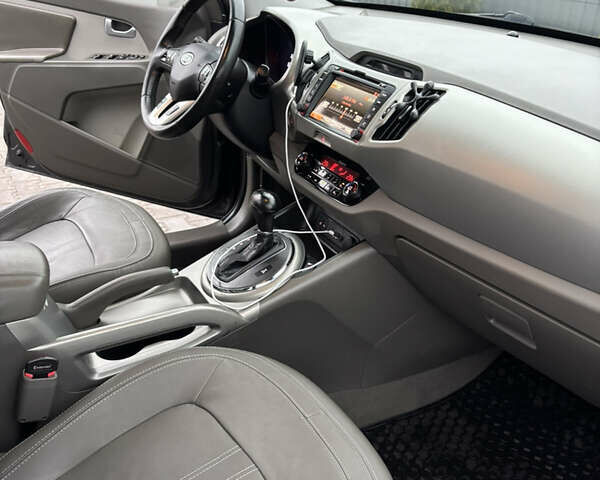 Сірий Кіа Sportage, об'ємом двигуна 2 л та пробігом 202 тис. км за 13500 $, фото 11 на Automoto.ua