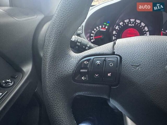 Сірий Кіа Sportage, об'ємом двигуна 2 л та пробігом 185 тис. км за 13399 $, фото 51 на Automoto.ua