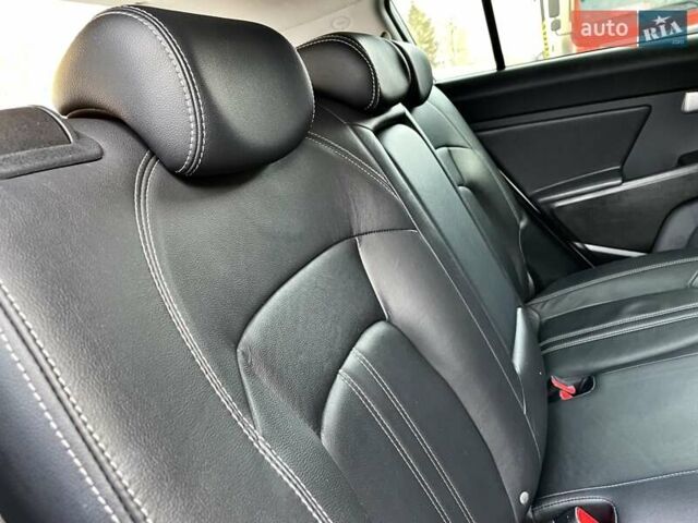 Серый Киа Sportage, объемом двигателя 2 л и пробегом 246 тыс. км за 12999 $, фото 80 на Automoto.ua