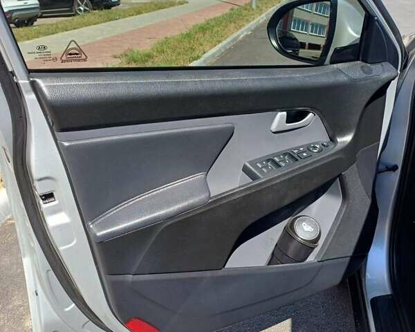 Серый Киа Sportage, объемом двигателя 2 л и пробегом 74 тыс. км за 15999 $, фото 30 на Automoto.ua