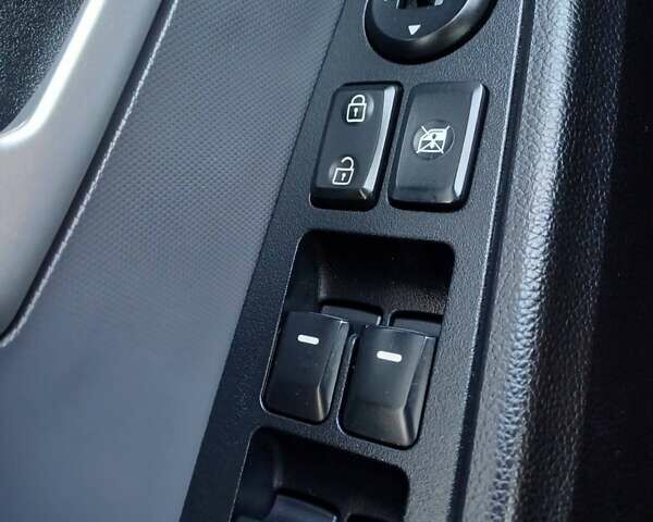 Серый Киа Sportage, объемом двигателя 2 л и пробегом 74 тыс. км за 15999 $, фото 32 на Automoto.ua