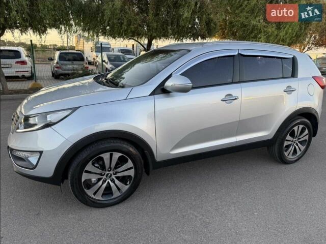 Сірий Кіа Sportage, об'ємом двигуна 2 л та пробігом 186 тис. км за 13500 $, фото 2 на Automoto.ua