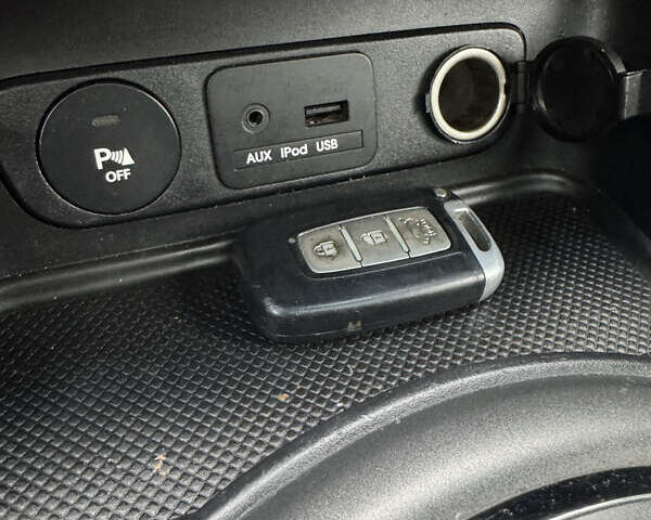 Сірий Кіа Sportage, об'ємом двигуна 2 л та пробігом 258 тис. км за 14800 $, фото 2 на Automoto.ua