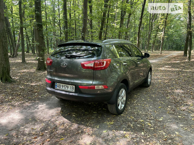 Серый Киа Sportage, объемом двигателя 1.7 л и пробегом 243 тыс. км за 12400 $, фото 2 на Automoto.ua
