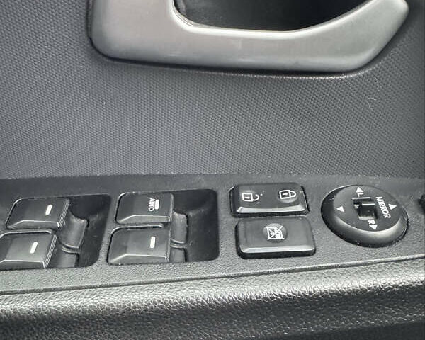 Сірий Кіа Sportage, об'ємом двигуна 2 л та пробігом 258 тис. км за 14800 $, фото 4 на Automoto.ua