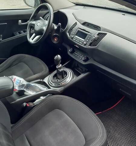 Серый Киа Sportage, объемом двигателя 1.7 л и пробегом 165 тыс. км за 12500 $, фото 4 на Automoto.ua