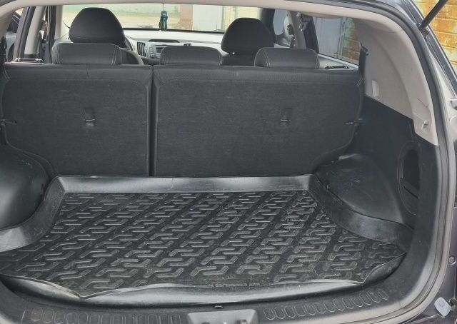 Серый Киа Sportage, объемом двигателя 1.7 л и пробегом 300 тыс. км за 11900 $, фото 6 на Automoto.ua