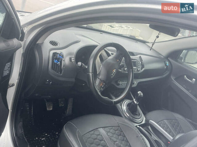 Серый Киа Sportage, объемом двигателя 1.69 л и пробегом 160 тыс. км за 12900 $, фото 2 на Automoto.ua