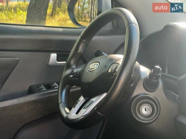Сірий Кіа Sportage, об'ємом двигуна 2 л та пробігом 142 тис. км за 11450 $, фото 41 на Automoto.ua