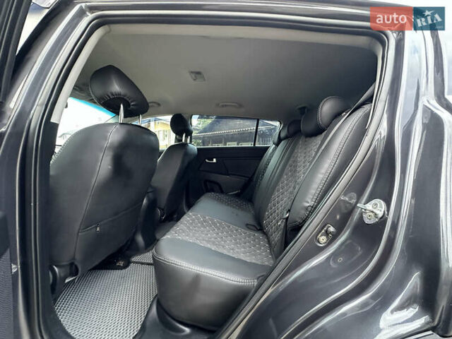 Сірий Кіа Sportage, об'ємом двигуна 1.7 л та пробігом 230 тис. км за 11450 $, фото 34 на Automoto.ua