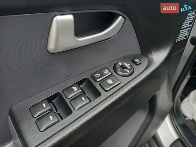 Серый Киа Sportage, объемом двигателя 1.7 л и пробегом 224 тыс. км за 11900 $, фото 75 на Automoto.ua