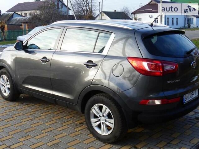 Серый Киа Sportage, объемом двигателя 1.7 л и пробегом 206 тыс. км за 11999 $, фото 3 на Automoto.ua