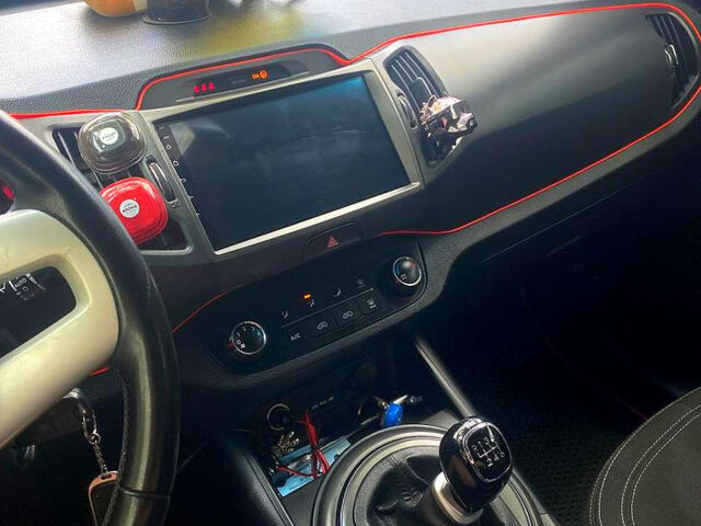 Серый Киа Sportage, объемом двигателя 1.7 л и пробегом 200 тыс. км за 12000 $, фото 8 на Automoto.ua