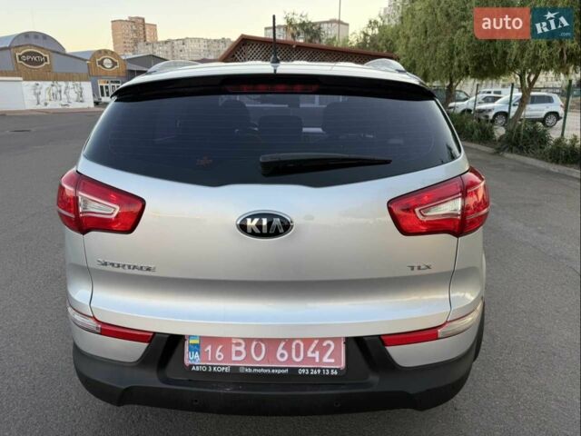Сірий Кіа Sportage, об'ємом двигуна 2 л та пробігом 186 тис. км за 13500 $, фото 5 на Automoto.ua