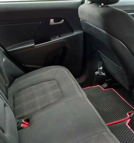 Серый Киа Sportage, объемом двигателя 1.7 л и пробегом 165 тыс. км за 12500 $, фото 1 на Automoto.ua