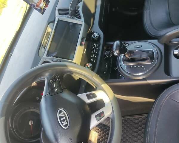Серый Киа Sportage, объемом двигателя 2 л и пробегом 182 тыс. км за 14650 $, фото 13 на Automoto.ua