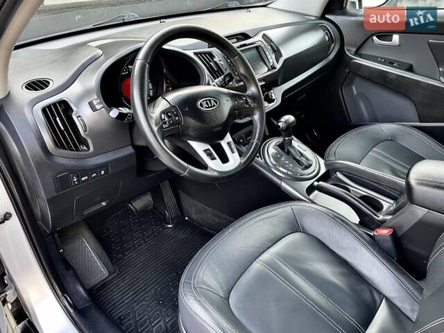 Серый Киа Sportage, объемом двигателя 2 л и пробегом 246 тыс. км за 12999 $, фото 50 на Automoto.ua