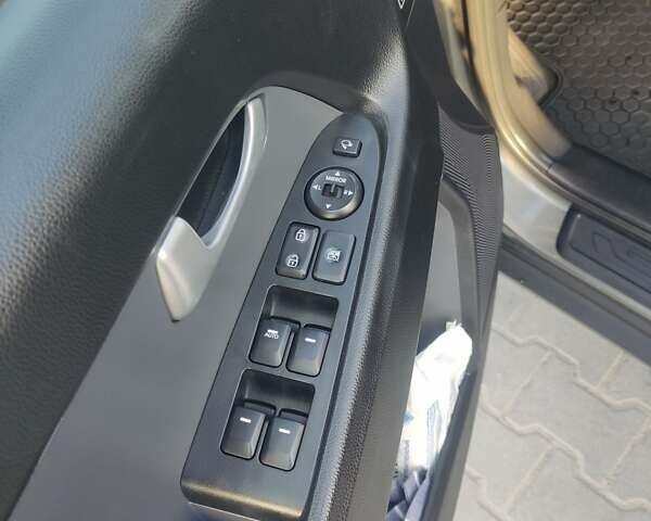 Серый Киа Sportage, объемом двигателя 2 л и пробегом 182 тыс. км за 14650 $, фото 12 на Automoto.ua