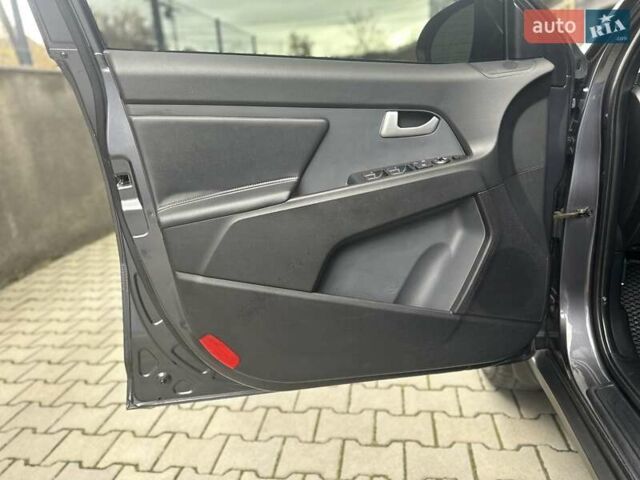 Сірий Кіа Sportage, об'ємом двигуна 2 л та пробігом 185 тис. км за 13399 $, фото 73 на Automoto.ua