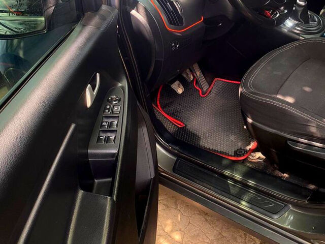 Серый Киа Sportage, объемом двигателя 1.7 л и пробегом 200 тыс. км за 12000 $, фото 10 на Automoto.ua