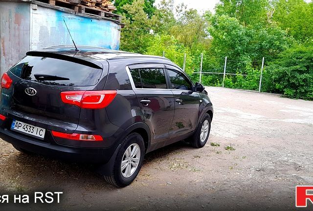 Серый Киа Sportage, объемом двигателя 2 л и пробегом 234 тыс. км за 11000 $, фото 5 на Automoto.ua