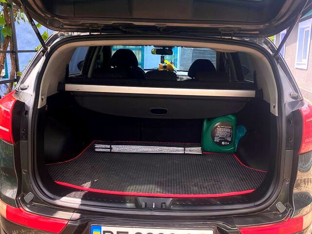 Серый Киа Sportage, объемом двигателя 1.7 л и пробегом 200 тыс. км за 12000 $, фото 5 на Automoto.ua