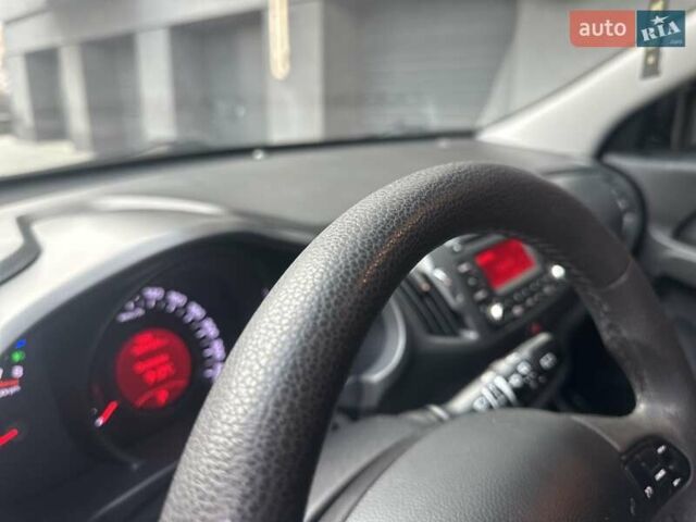 Сірий Кіа Sportage, об'ємом двигуна 2 л та пробігом 185 тис. км за 13399 $, фото 28 на Automoto.ua