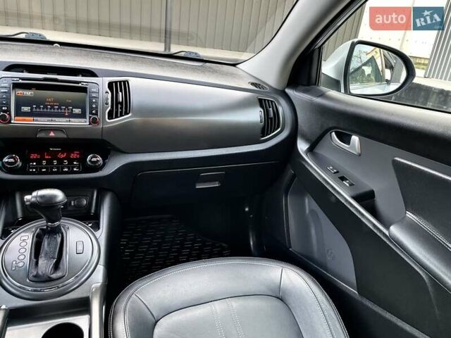 Серый Киа Sportage, объемом двигателя 2 л и пробегом 246 тыс. км за 12999 $, фото 72 на Automoto.ua
