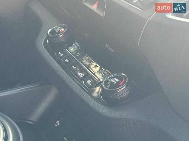 Сірий Кіа Sportage, об'ємом двигуна 2 л та пробігом 142 тис. км за 11450 $, фото 42 на Automoto.ua