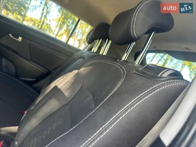 Сірий Кіа Sportage, об'ємом двигуна 2 л та пробігом 142 тис. км за 11450 $, фото 35 на Automoto.ua