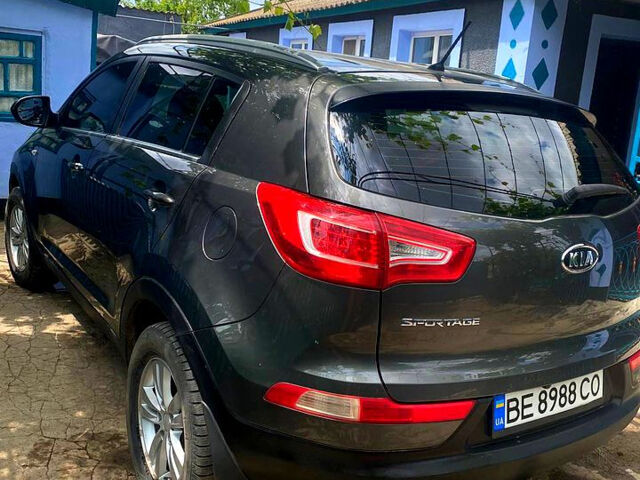 Серый Киа Sportage, объемом двигателя 1.7 л и пробегом 200 тыс. км за 12000 $, фото 4 на Automoto.ua