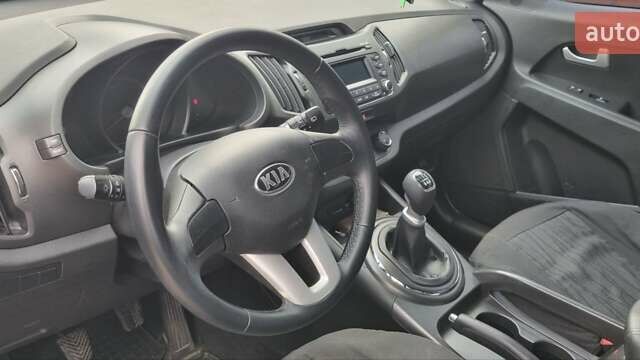 Серый Киа Sportage, объемом двигателя 1.7 л и пробегом 300 тыс. км за 11900 $, фото 4 на Automoto.ua