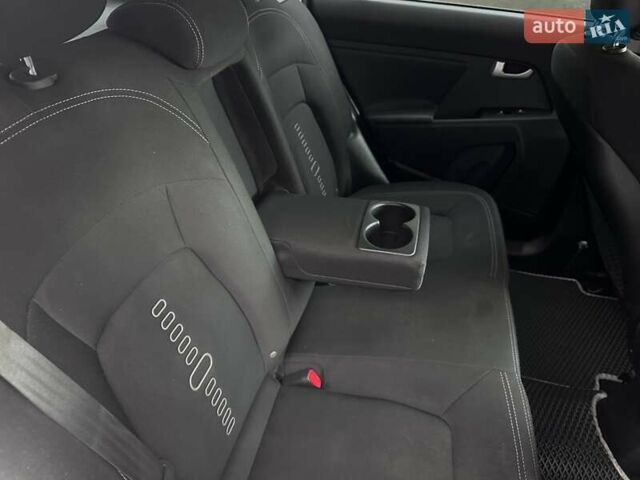 Сірий Кіа Sportage, об'ємом двигуна 2 л та пробігом 185 тис. км за 13399 $, фото 83 на Automoto.ua