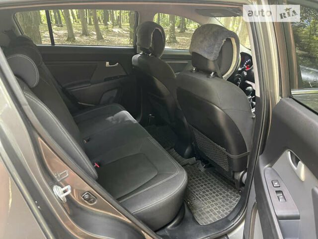 Серый Киа Sportage, объемом двигателя 1.7 л и пробегом 243 тыс. км за 12400 $, фото 11 на Automoto.ua